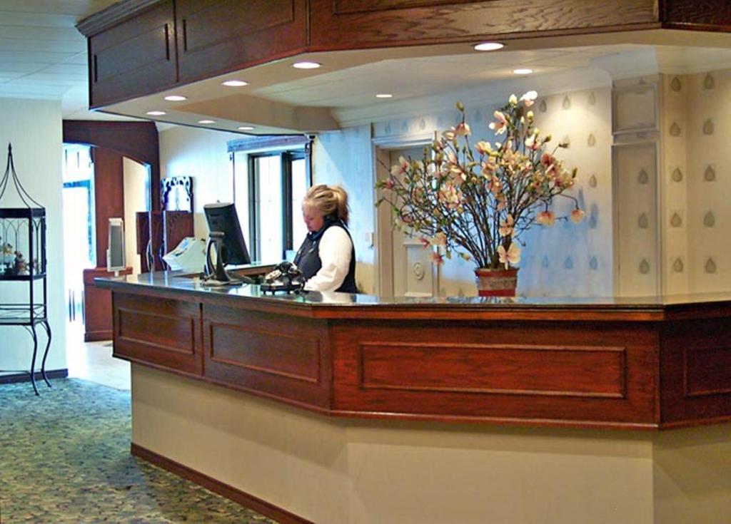Ambassador Hotel Sudbury Buitenkant foto