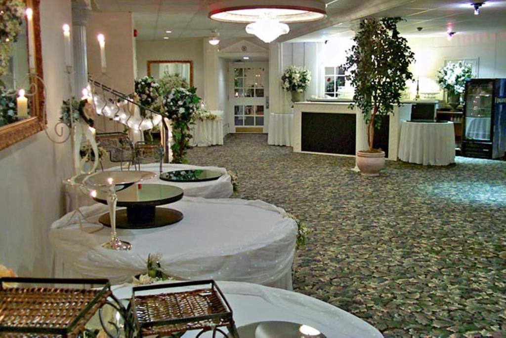 Ambassador Hotel Sudbury Buitenkant foto