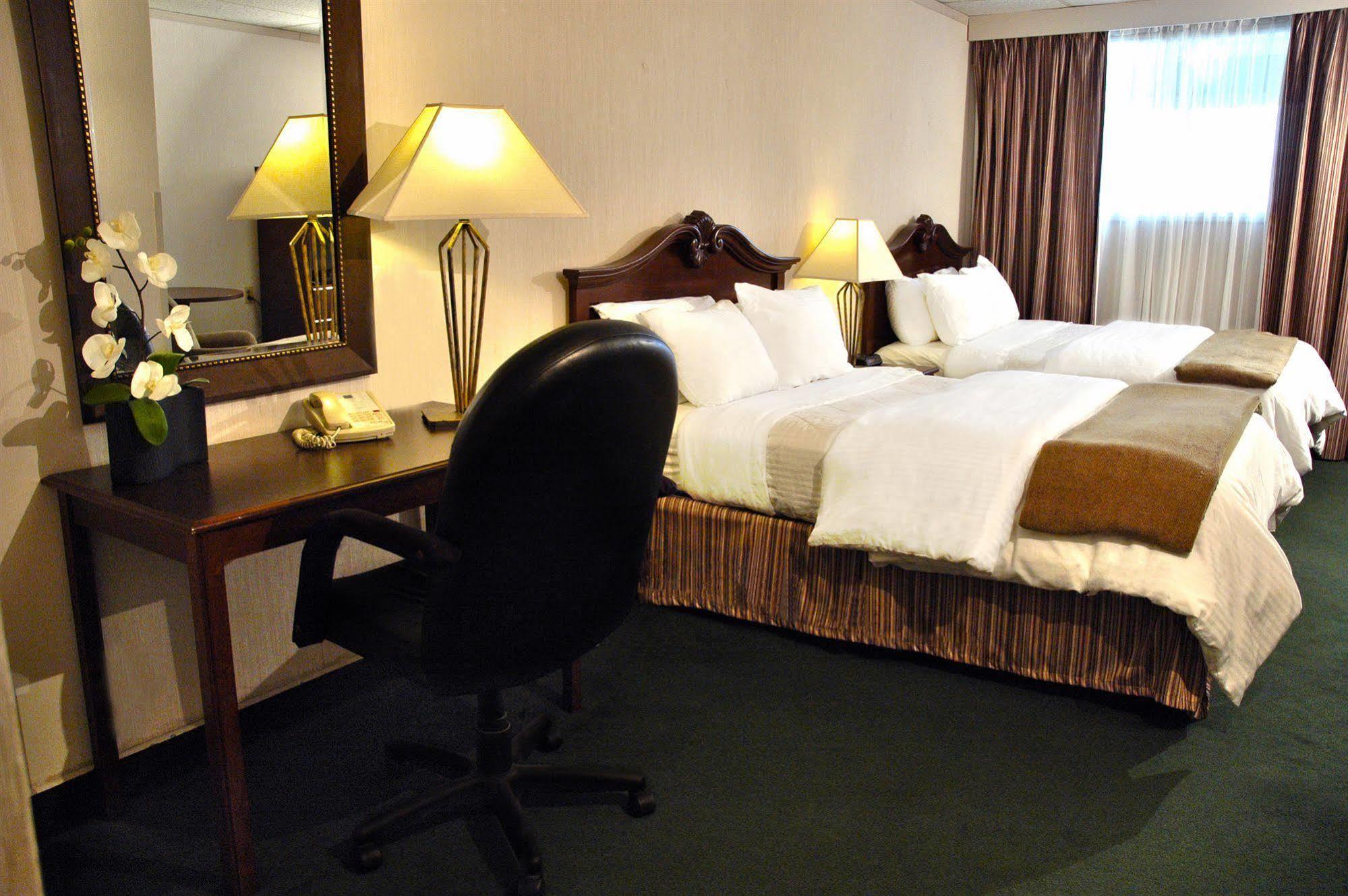 Ambassador Hotel Sudbury Buitenkant foto
